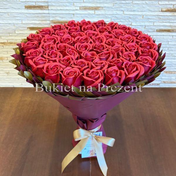Prezent na 50 Urodziny lub Rocznicę Ślubu, Imeniny, Ślub, Wesele. Bukiet mydlany kwiaty mydlane r&oacute;że 50 szt.