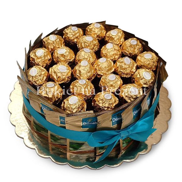 Tort ze słodyczy na prezent z cukierkami Ferrero Rocher i cejlońska czarna herbatą Dilmah Ceylon Gold (średnica 22 cm)