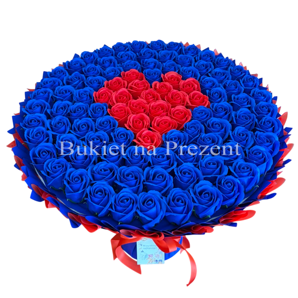 BUKIET 101 GRANATOWYCH R&Oacute;Ż MYDLANYCH Z CZERWONYM SERCEM DLA DZIEWCZYNY KOBIETY DUŻY MEGA PREZENT NA URODZINY ROCZNICĘ ŚLUBU PREMIUM Z DOSTAWĄ FLOWER BOX mydlany kwiaty mydlane r&oacute;że