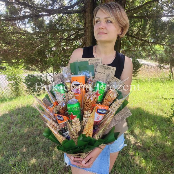 Męski bukiet jadalny z kiełbasy, pistacji, przekąsek, (bez koszt&oacute;w alkoholu)