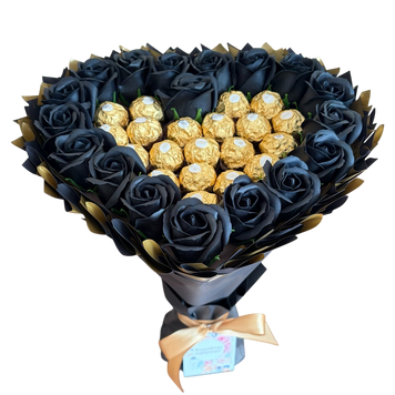 Prezent na 18 20 Urodziny lub Rocznicę Ślubu, Imeniny, Ślub, Wesele. Słodki bukiet w kształcie serca CZARNY I ZŁOTY z cukierkami Ferrero Rocher i 18 szt mydlanych r&oacute;ż.