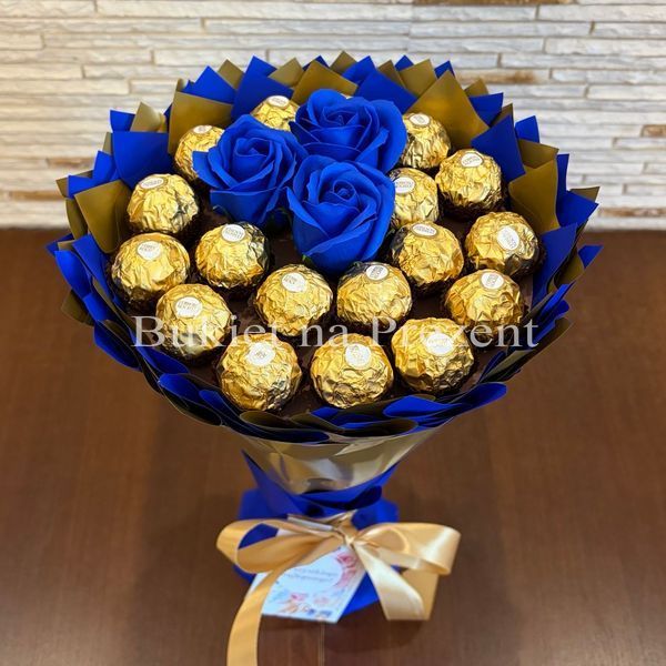 Сладкий букет из Ferrero Rocher 18 шт. и роз 3шт. Подарок на 18-й день рождения, именины, свадьбу bgs032 granatowy i złoty (3 r&oacute;że) фото