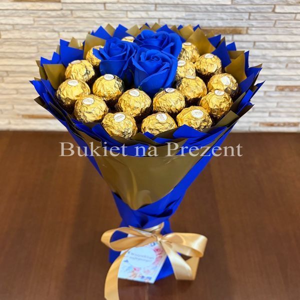 Сладкий букет из Ferrero Rocher 18 шт. и роз 3шт. Подарок на 18-й день рождения, именины, свадьбу bgs032 granatowy i złoty (3 r&oacute;że) фото