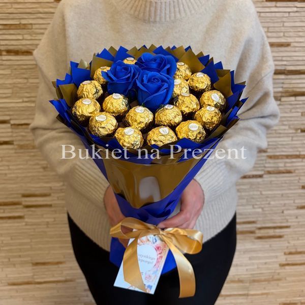 Сладкий букет из Ferrero Rocher 18 шт. и роз 3шт. Подарок на 18-й день рождения, именины, свадьбу bgs032 granatowy i złoty (3 r&oacute;że) фото