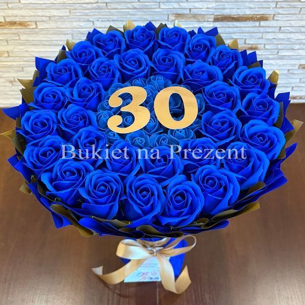 Подарок на 30 35 лет. Букет из мыльных роз 30 - 35 шт. bg002 granatowy f29 30_35szt фото