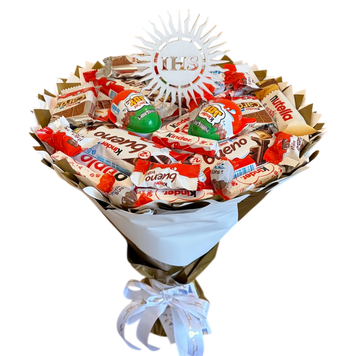 Słodki bukiet biały i złoty na urodziny ze slodyczy Kinder. Prezent Komunia (średnica 30 cm). Komunia