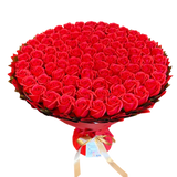 BUKIET 101 CZERWONYCH R&Oacute;Ż MYDLANYCH DLA DZIEWCZYNY KOBIETY DUŻY MEGA PREZENT NA URODZINY ROCZNICĘ ŚLUBU PREMIUM FLOWER BOX mydlany kwiaty mydlane r&oacute;że