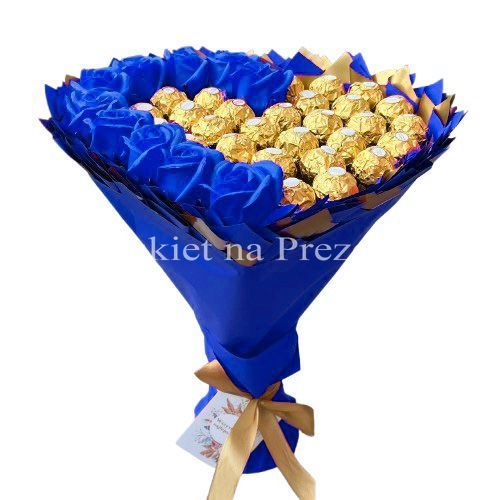 Сладкий букет в форме сердца красно-золотой с конфетами Ferrero Rocher 30 шт и мыльных роз 10шт. Подарок на 40 30 10 лет bgs044 granatowy i złoty serce фото