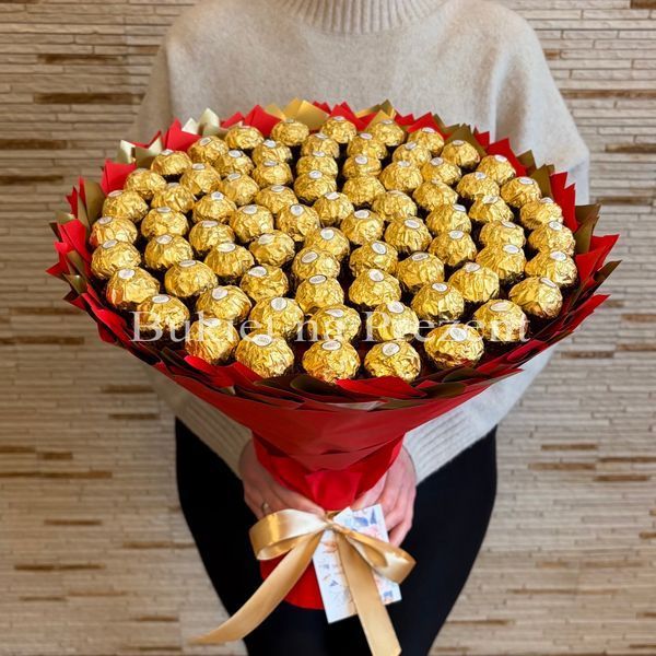 Подарок на 75-летие сладкий букет из конфет Ferrero Rocher (75 конфет) bgs041 (75 szt / f33) czerwony i złoty фото