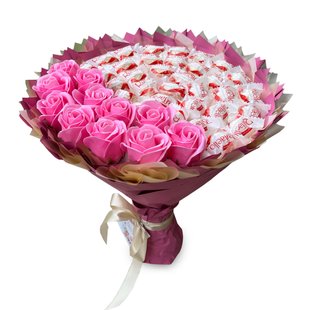 Сладкий съедобный букет розовый с конфетами Raffaello и 11 мыльных роз (диаметр 30 см) bgs012 ciemny róż 65 фото