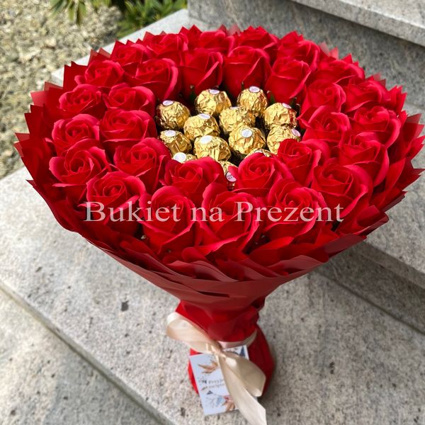 Солодкий букет Ферреро Роше та троянди. Подарунок на 30-річчя, ювілей, весілля, річницю весілля bgs035 czerwony 10 фото