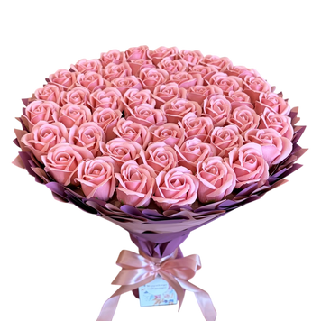 Подарок на 50 лет. Букет из мыльных роз 50 шт. bg005 r&oacute;że Puder=Dark Pink f33 фото