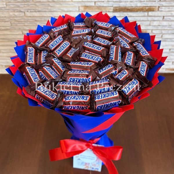 Солодкий їстівний букет із цукерками Snickers (Снікерс) (діаметр 20 см) snickers f19 фото