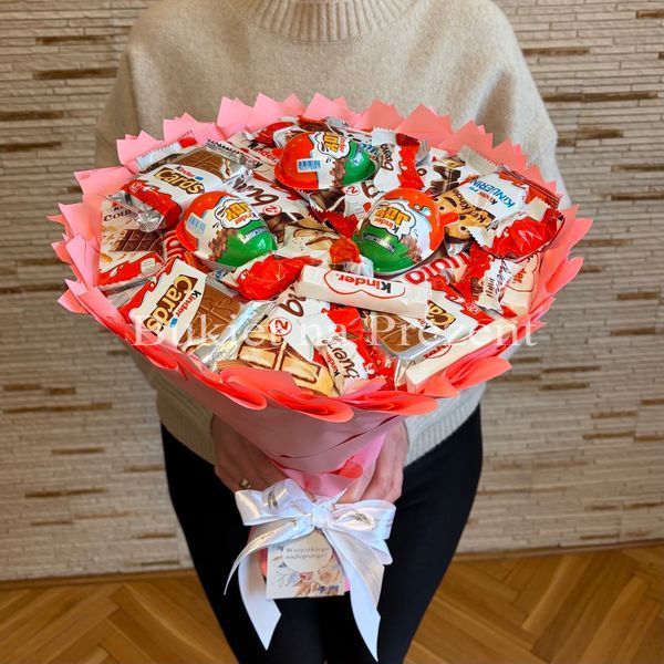 Сладкий букет розовый на день рождения со сладостями Kinder (диаметр 30 см) bgs019 r&oacute;żowy 34 фото