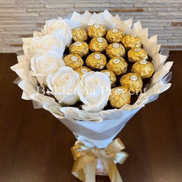 Солодкий їстівний букет з Ferrero Rocher та 5 мильних троянд, білий bgs007 biały фото