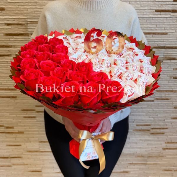 Prezent na 60 urodziny, słodki bukiet ze słodyczy Raffaello (40 szt) i r&oacute;ż mydlanych (20 szt)