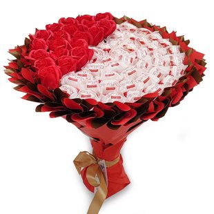 Подарунок на 40 років або на 20 років солодкий букет з цукерок Raffaello (40 цукерок) та мильних троянд (20шт)) bgs029 czerwony i złoty (ф33) фото