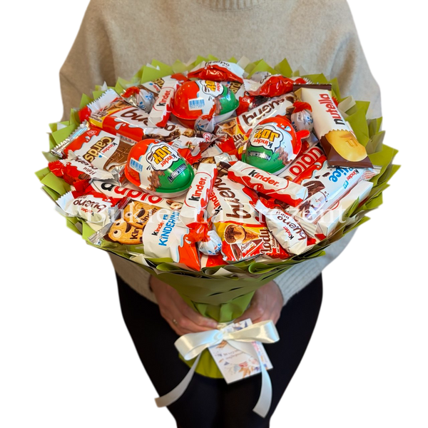 Słodki bukiet zielony na urodziny ze slodyczy Kinder. Prezent Komunia (średnica 30 cm)